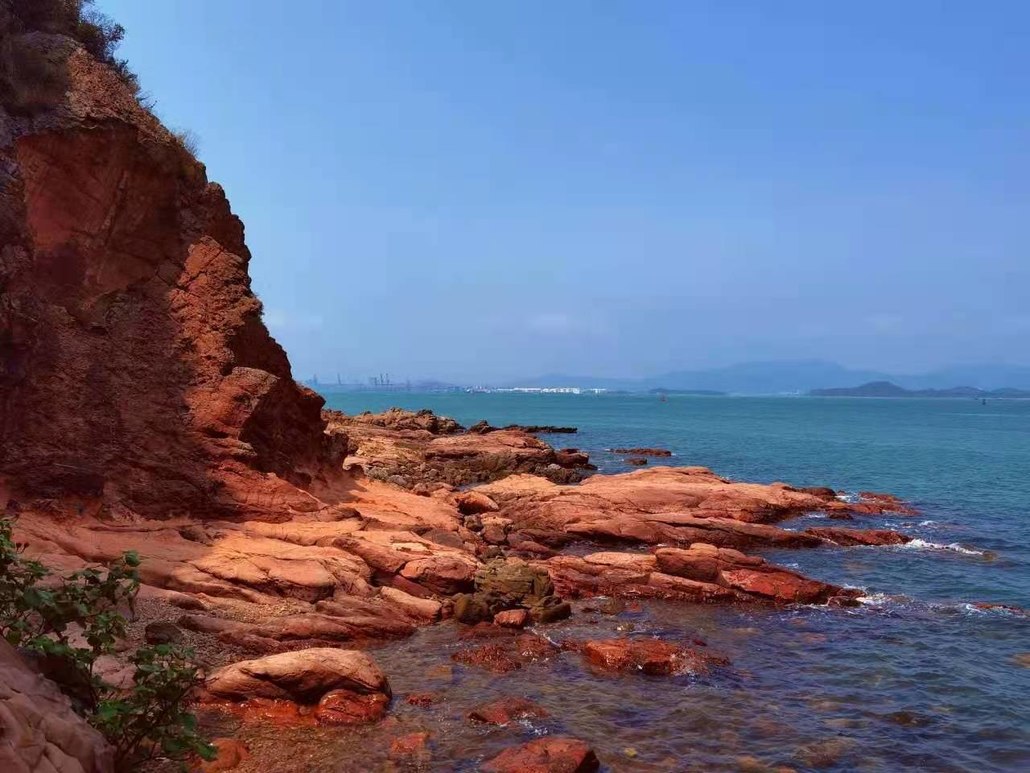 4月5日穿越深圳最惊险剌激的红排角海岸线差2人成行