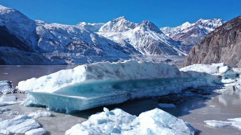 即将出发梦幻西藏蓝与白库拉岗日雪山徒步来古冰川