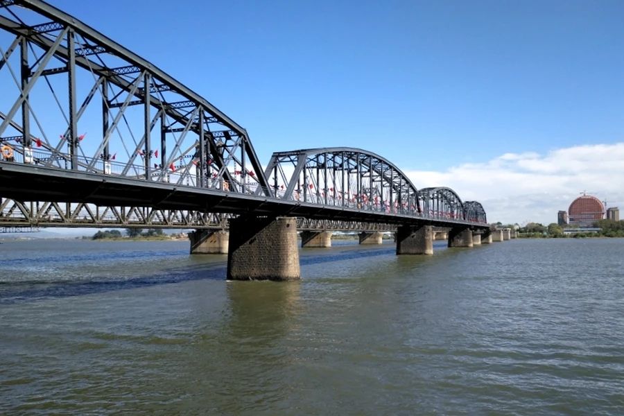 辽沈大地秋意浓错过一季等一年金秋红叶,璀璨红海滩从辽东到吉林,穿越