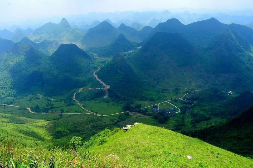 莫六公山