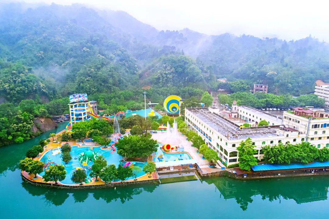 4月18特价清泉湾玻璃漂流极速竹林漂水城土耳其小镇