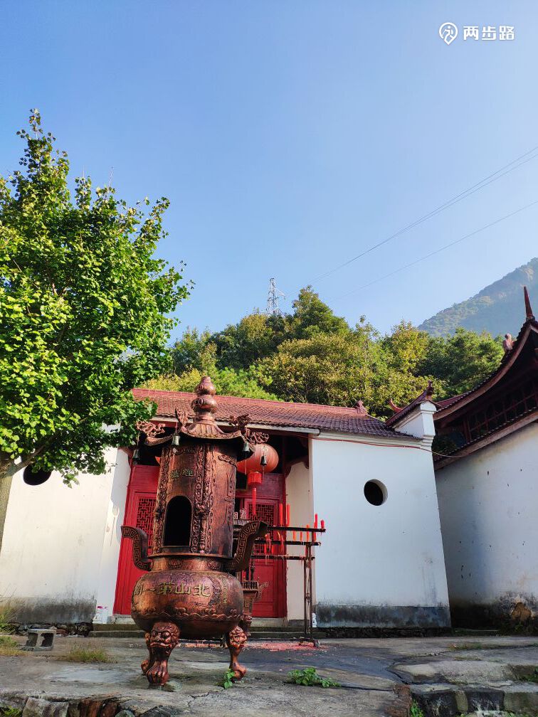 徐公庙也称"山桥庙",现多被称为"北山第一庙",据说祭祀是的赤松子的大