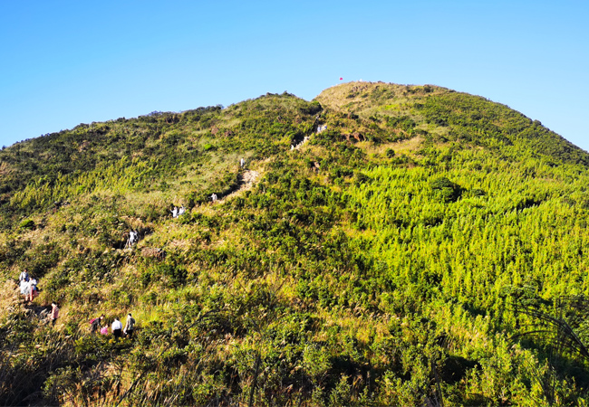 六縣區(惠東,惠陽,海豐,陸河,陸豐,紫金)在蓮花山主峰上可眺望三市