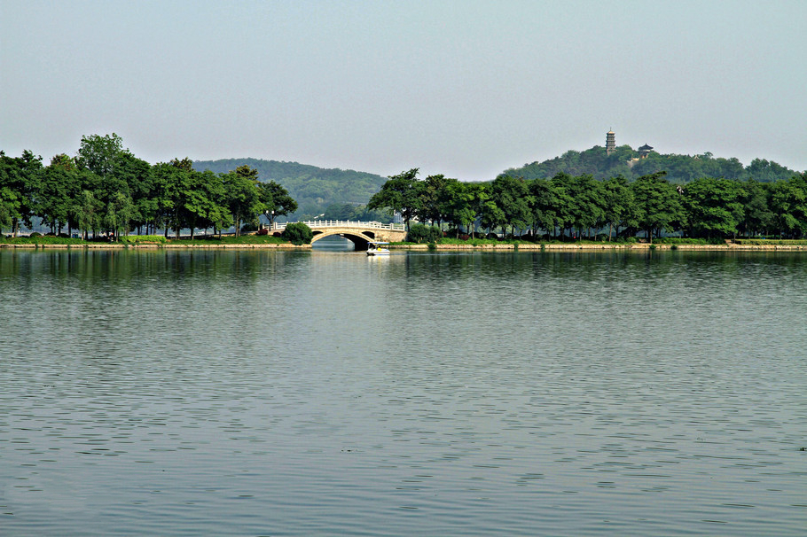 活动介绍紫金山位于南京市玄武区境内又称钟山,蒋山,神烈山是江南四大