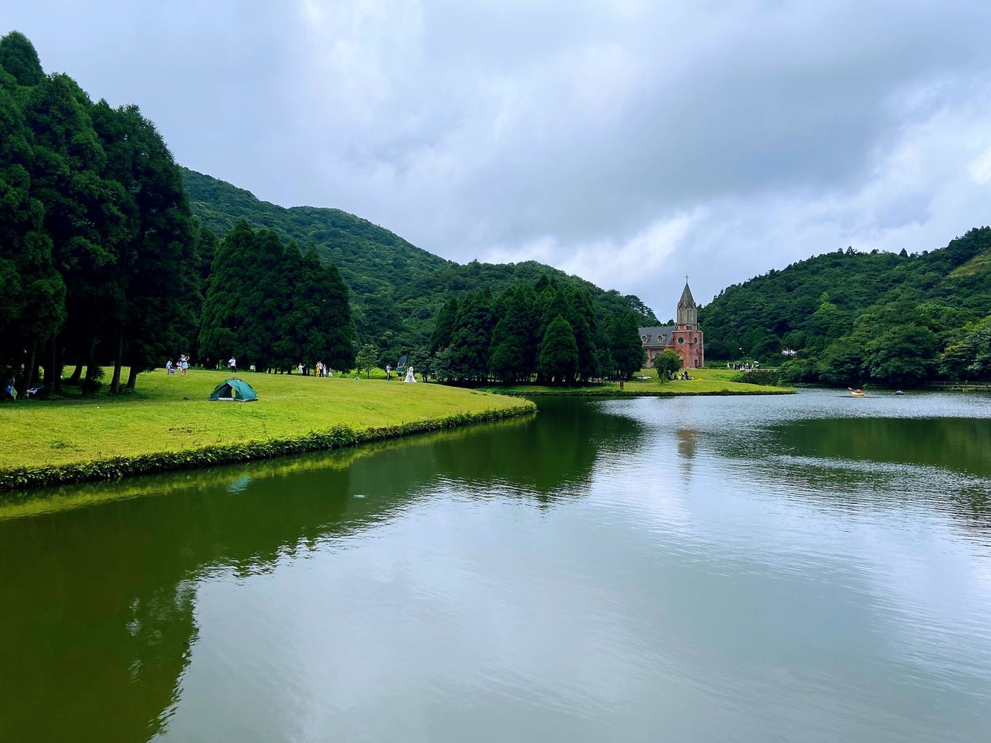 徒步大容山森林公园,从售票处走到桂东南第一峰,全程16公里水泥路