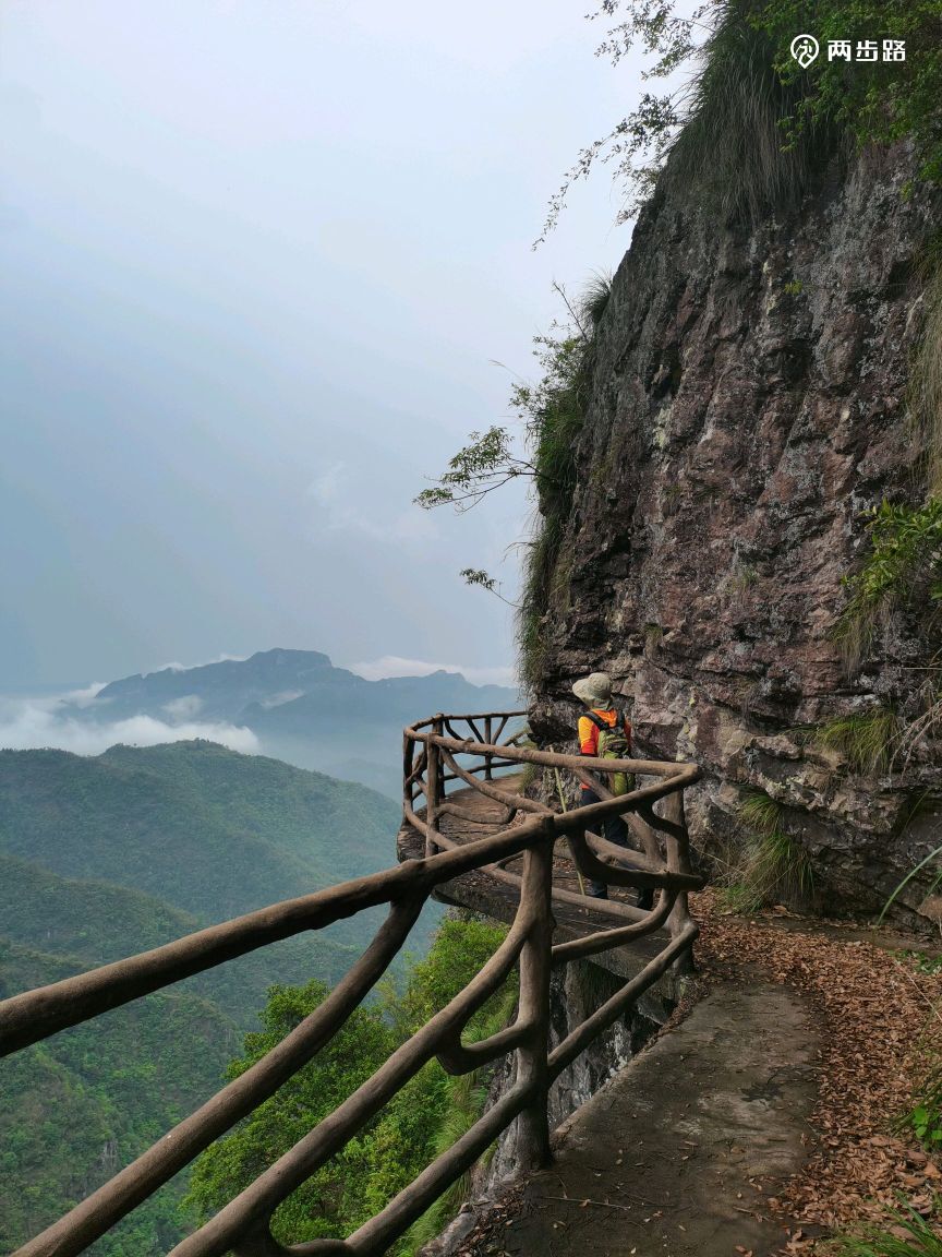 2022-04-23 09:27永嘉县小若岩～树洞～崖下库环线