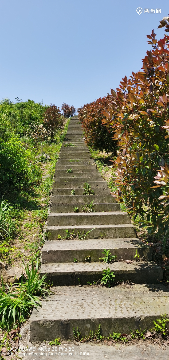 走古道,赏金峨山美景