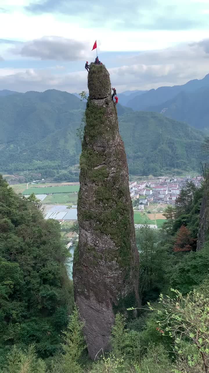 仙居响石山玩"象鼻蚌"