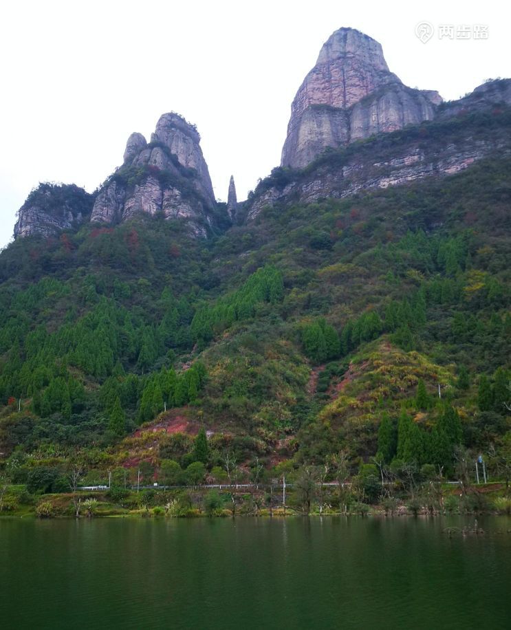 仙居响石山玩"象鼻蚌"