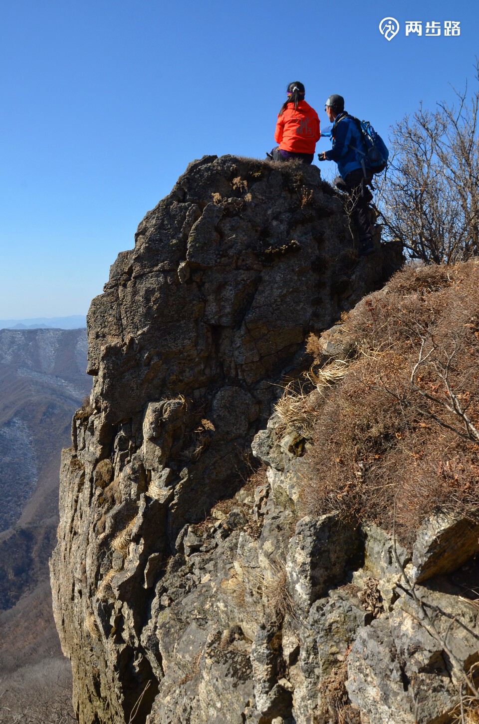 阳春三月,踏雪行～辽宁界第十高山和尚帽山徒步穿越