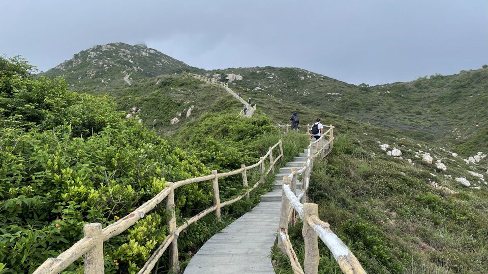 【活动主题】:相约东西冲海岸线,走走心,邂逅海滨栈道,打卡天文台台