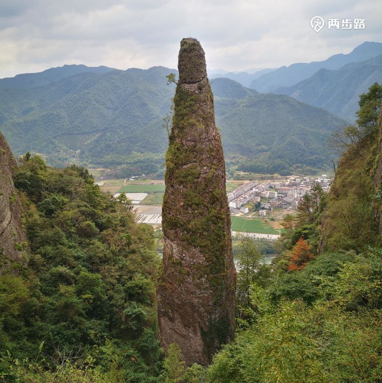 仙居响石山玩"象鼻蚌"
