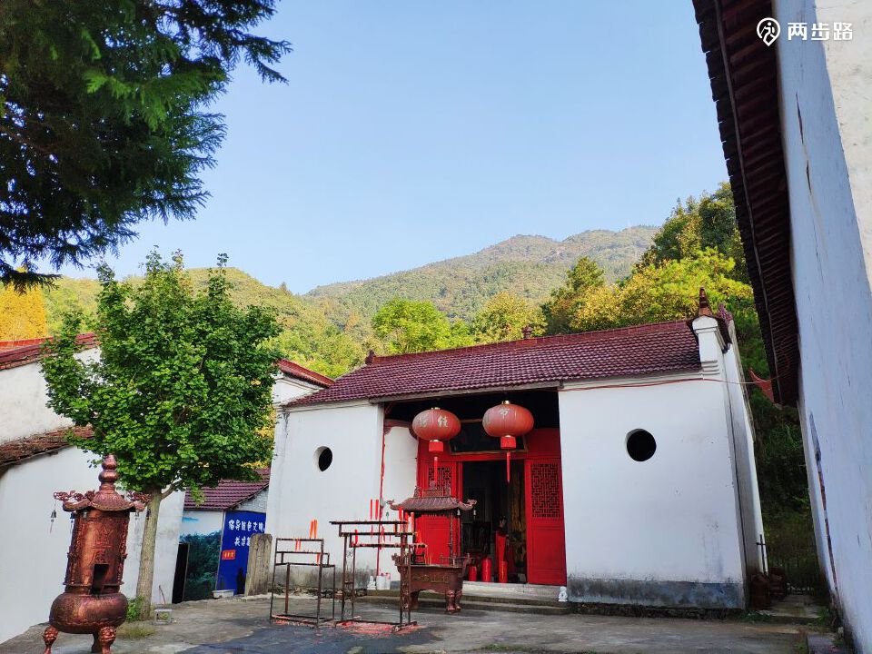 徐公庙也称"山桥庙",现多被称为"北山第一庙",据说祭祀是的赤松子的大