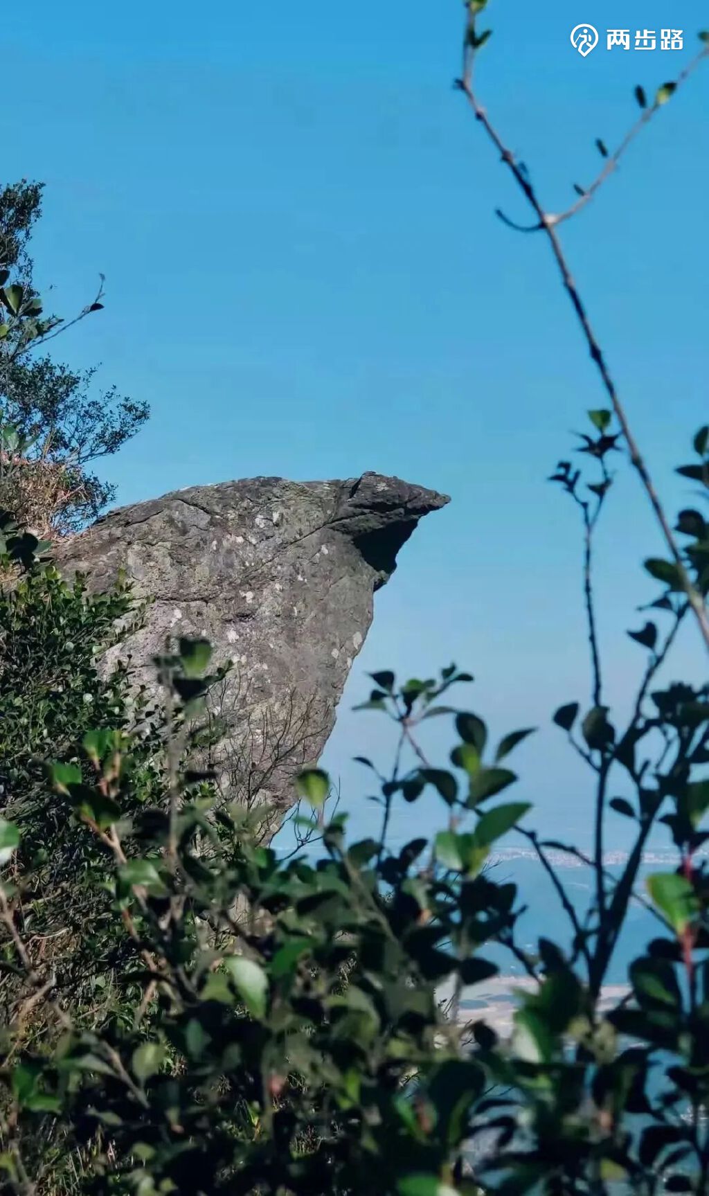 轻装徒步穿越白卡莲银之海丰银瓶山