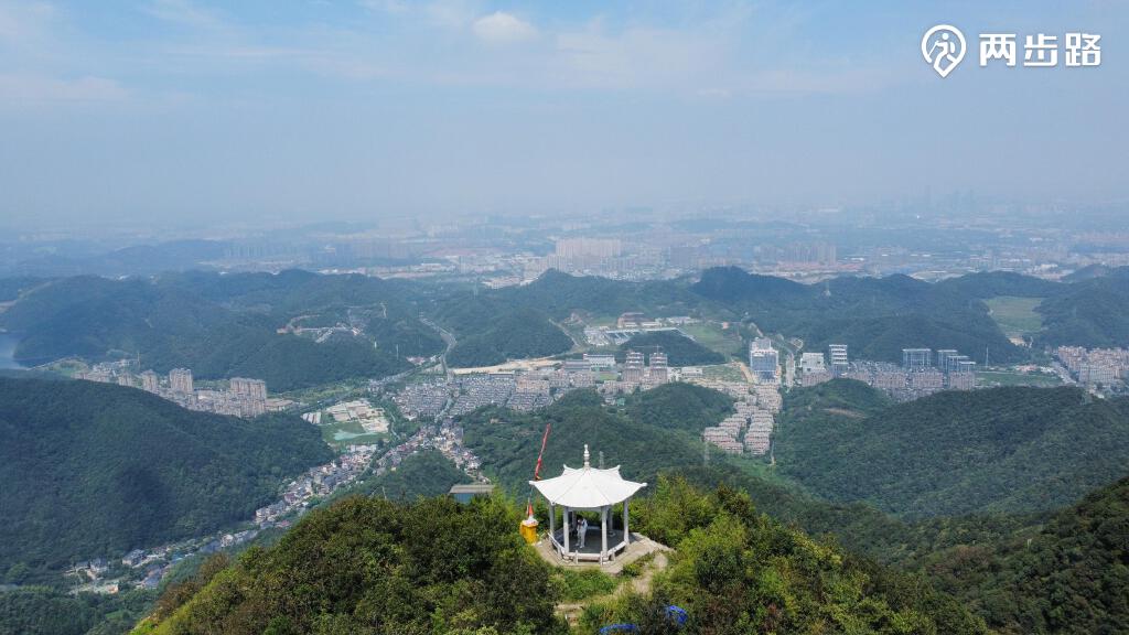 对活动目的进行简单的介绍:午潮山国家森林公园属天目山山脉余脉,平均