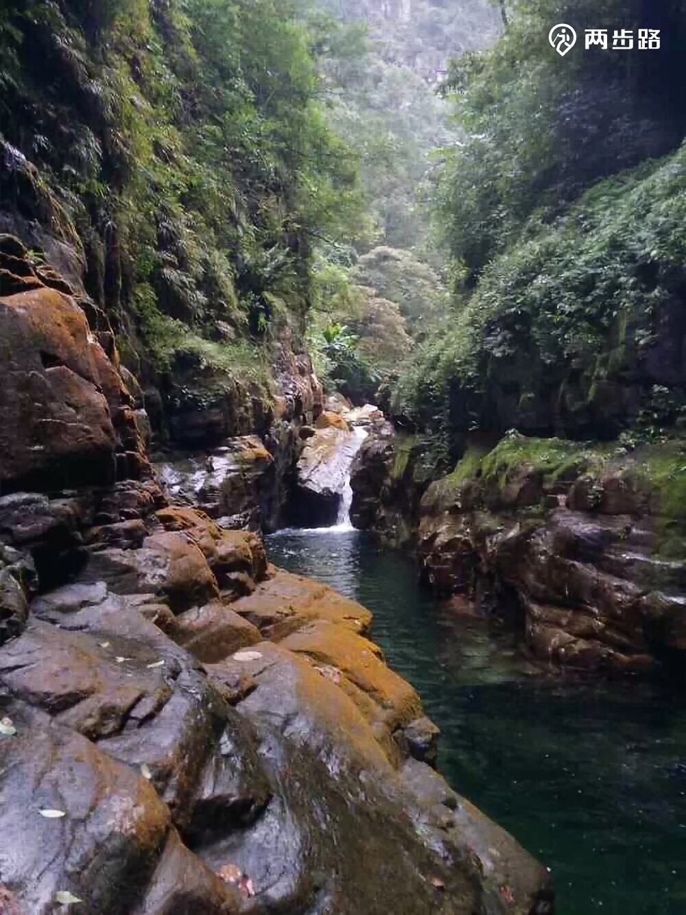 穿越中崆大峡谷