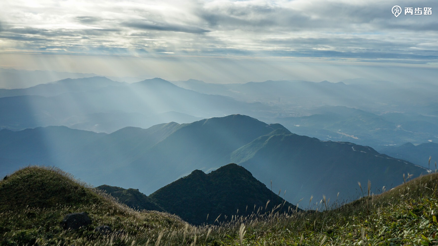 活动模板惠东大南山,已经形成了很多条徒步穿越线路,其中有三条经典