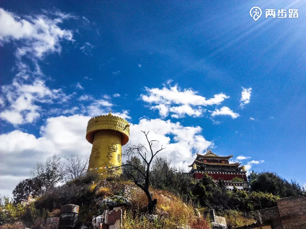 雨崩徒步踏入雨崩与世隔绝的密林深处
