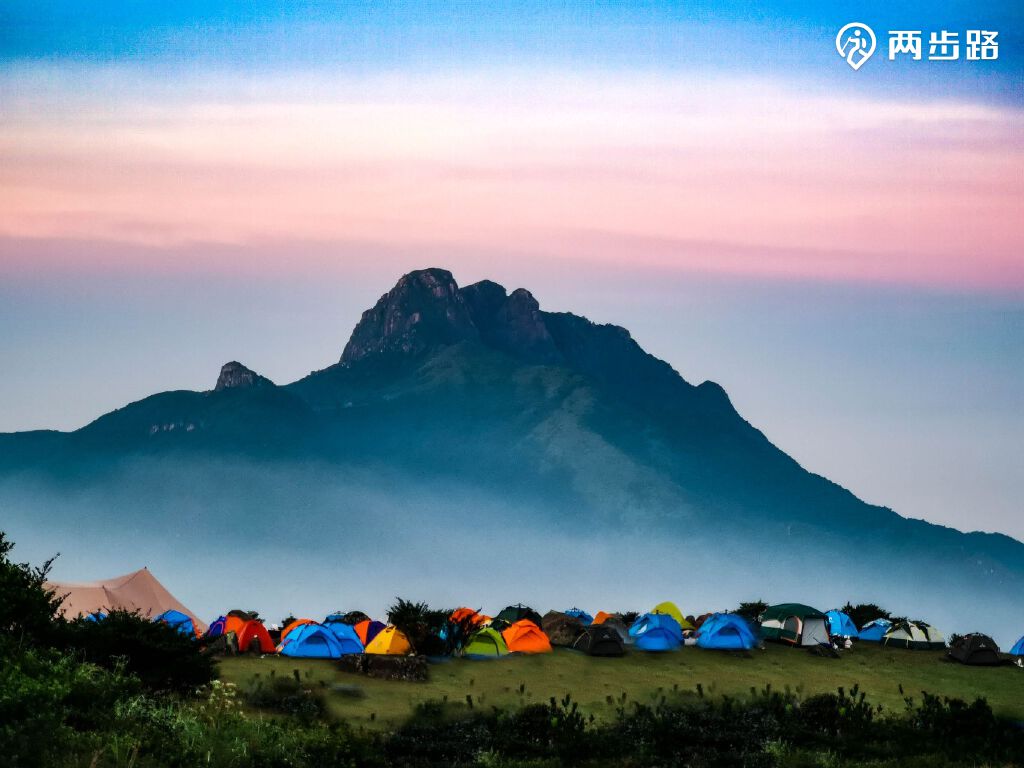 潮州屋脊凤鸟髻乌岽山凤凰天池露营