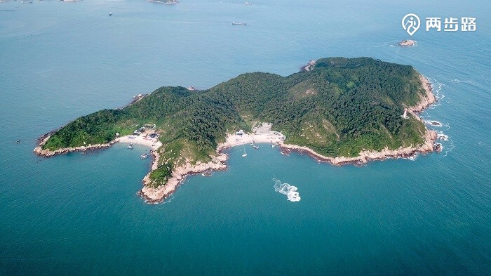 百度说的桑洲岛,位于广东省惠州市惠东县巽寮湾的东南面,面积约0.