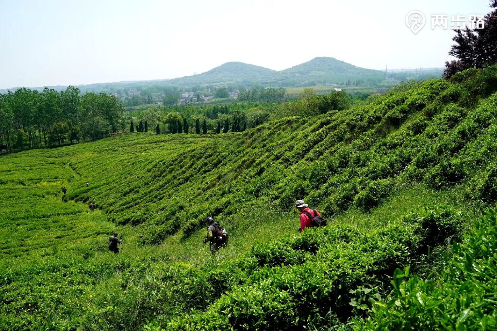 徒步方山去雨花石村东头的网红矿坑